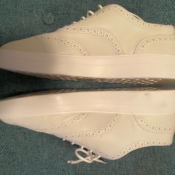 Clarks Cream Brogue Sneakers for Women - Picture 4 of 8